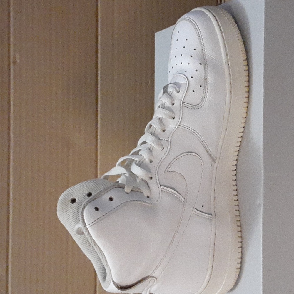 Men's size 12 Air Force One sneakers - Picture 6 of 16